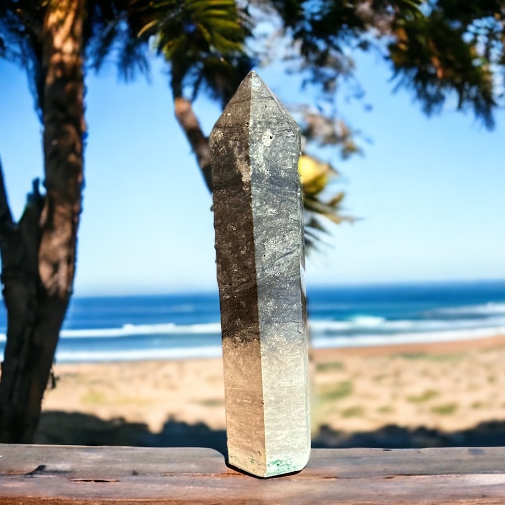 Palm root fossil tower